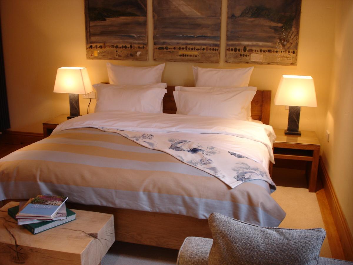 The Kinmel Arms Hotel Abergele Room photo